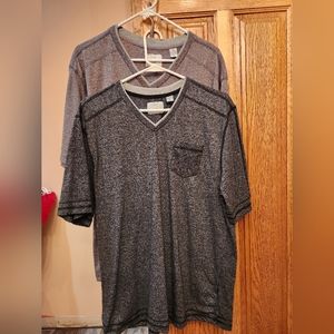 2 men's Tshirts